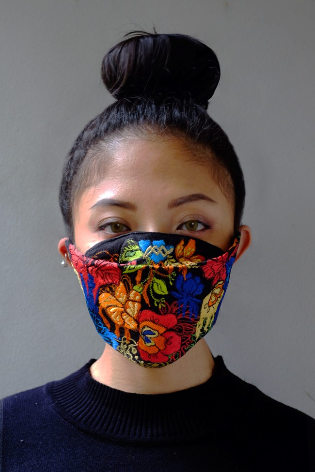 Mel Ahyar juga merilis masker warna-warni yang dibuat dengan teknik bordiran. Masker ini dijual seharga Rp 750 ribu. (Foto: Dok. Mel Ahyar First)