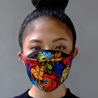 Mel Ahyar juga merilis masker warna-warni yang dibuat dengan teknik bordiran. Masker ini dijual seharga Rp 750 ribu. (Foto: Dok. Mel Ahyar First)