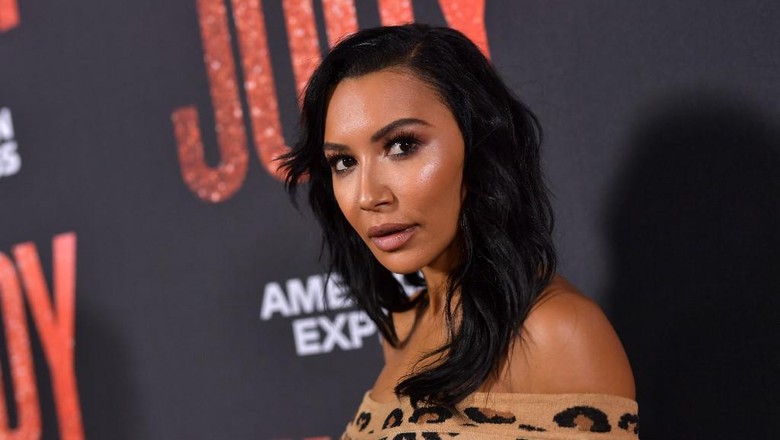 Naya Rivera BEVERLY HILLS, CALIFORNIA - SEPTEMBER 19: Naya Rivera attends the LA premiere of Roadside Attractions