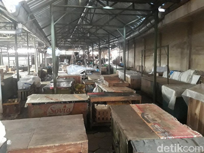 Pasar Harjodaksino Solo ditutup gegara Corona, Selasa (14/7/2020).