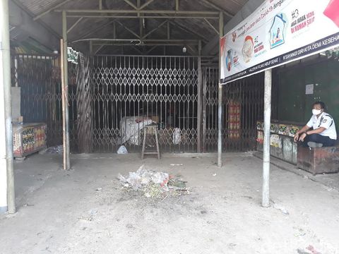 Pasar Harjodaksino Solo ditutup gegara Corona, Selasa (14/7/2020).