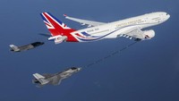 Pesawat RAF VIP Voyager Vespina mengisi ulang BBM jet Lightning II pada 26 Juni 2020. Pengisian BBM adalah operasi standar yang menantang juga biasa dilakukan di keadaan kritis untuk pasukan seluruh dunia.