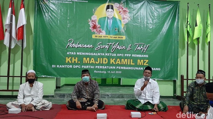 Pengurus DPC PPP Rembang gelar tahlil wafatnya Gus Kamil, Selasa (14/7/2020).