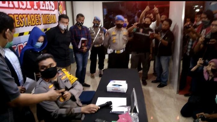 Polisi tetapkan 2 tersangka prostitusi Hana Hanifah (Datuk Haris-detikcom)