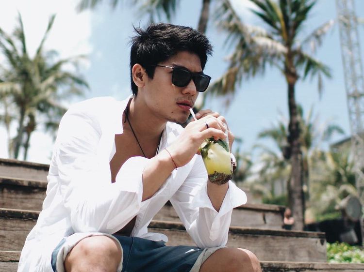 Rizky Billar, Mantan Dinda Hauw yang Hobi Nongkrong di Kafe Kekinian