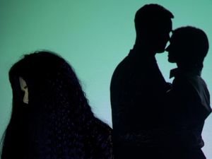 Hukum Perselingkuhan dalam Islam, Apakah Termasuk Zina?