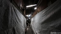 Penutupan pasar itu menyusul adanya satu pedagang yang meninggal karena positif COVID-19.