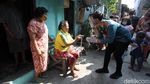 Susur Kampung, Gibran Bagi-bagi Buku dan Sembako