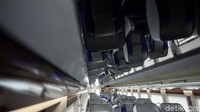 Jumlah prama dan prami yang bertugas dalam satu kali perjalanan jarak jauh pun beragam tergantung durasi waktu perjalanan. Bila perjalanan kereta api hanya membutuhkan waktu dua hingga tiga jam, biasanya ada dua sampai tiga orang prami dan prama yang bertugas. Namun, bila waktu perjalanan mencapai belasan jam, ada empat prami dan prama yang akan bertugas untuk memberikan pelayanan kepada para penumpang.