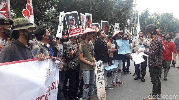 Ada Demo di Balai Kota, Protes Anies soal Reklamasi Ancol-PPDB DKI 2020