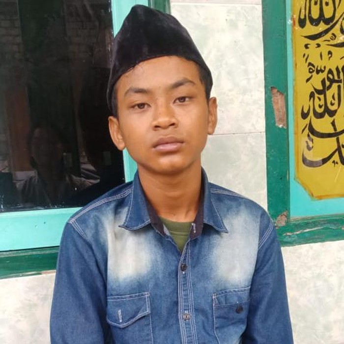 Dian (14) memiliki tekad yang besar untuk mencari ibunya di Banyuwangi. Ia mekat berangkat dari Cianjur, Jawa Barat berbekal Rp 300 ribu usai menjual handphone.