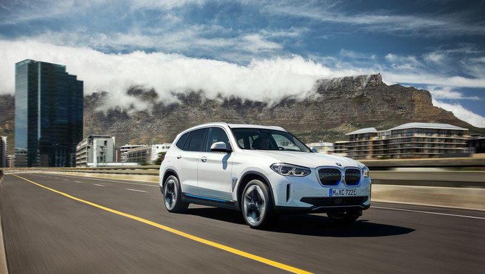 BMW iX3