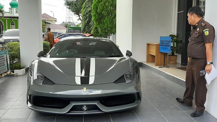 Ferrari dilelang Rp 10,2 miliar (Raja Adil-detikcom)