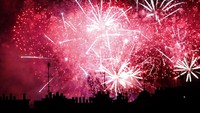 Bastille Day merupakan hari besar Prancis yang dirayakan setiap tahunnya untuk menandai penyerbuan penjara Bastille pada 14 Juli 1789, yang dipandang sebagai awal Revolusi Perancis. AP/Thibault Camus  