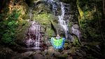 Keren! Wanita Ini Keliling Dunia Pakai Baju Tradisional