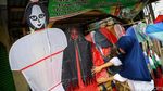 Layang-layang Berbentuk Superhero-Hantu Laris Banget