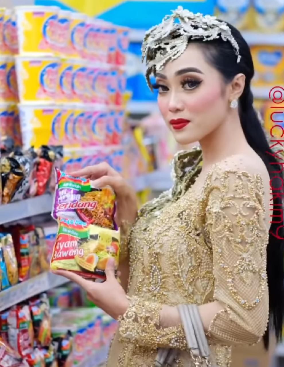 makeup beli makanan