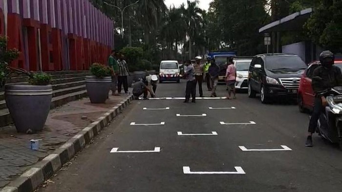 Marka jalan khusus pemotor di Tangerang