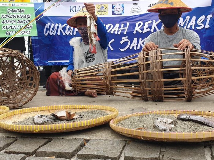 Massa KIARA aksi tolak reklamasi Ancol