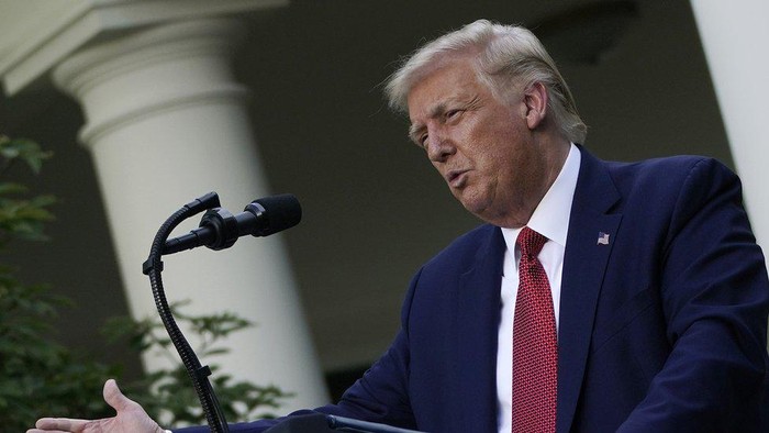 Menyasar China, Trump teken perintah yang mengakhiri perlakuan khusus pada Hong Kong