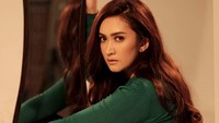 Nafa Urbach pun sempat terkejut saat mendengar Zack Lee menghamili wanita lain. Dok. instagram/nafaurbach