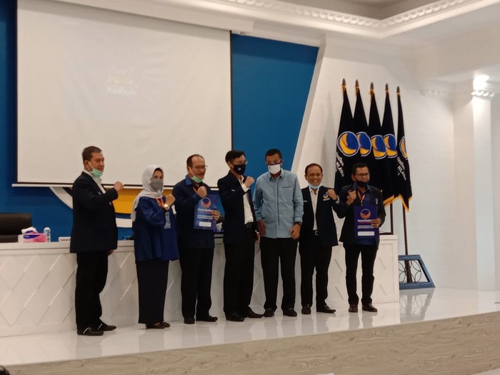 NasDem serahkan rekomendasi calon kepala derah di 16 pilkada se-Sumut (Ahmad Arfah-detikcom)