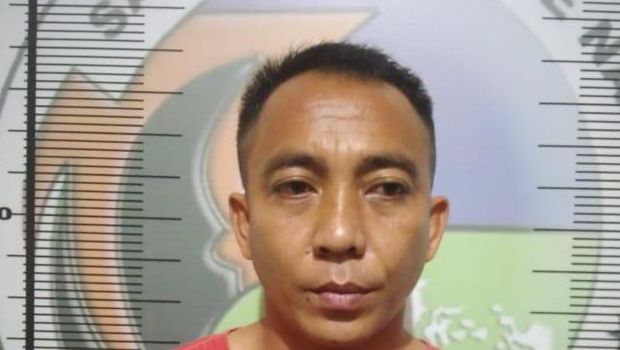 Oknum Kades Andi saat diamankan di Mapolres Prabumulih