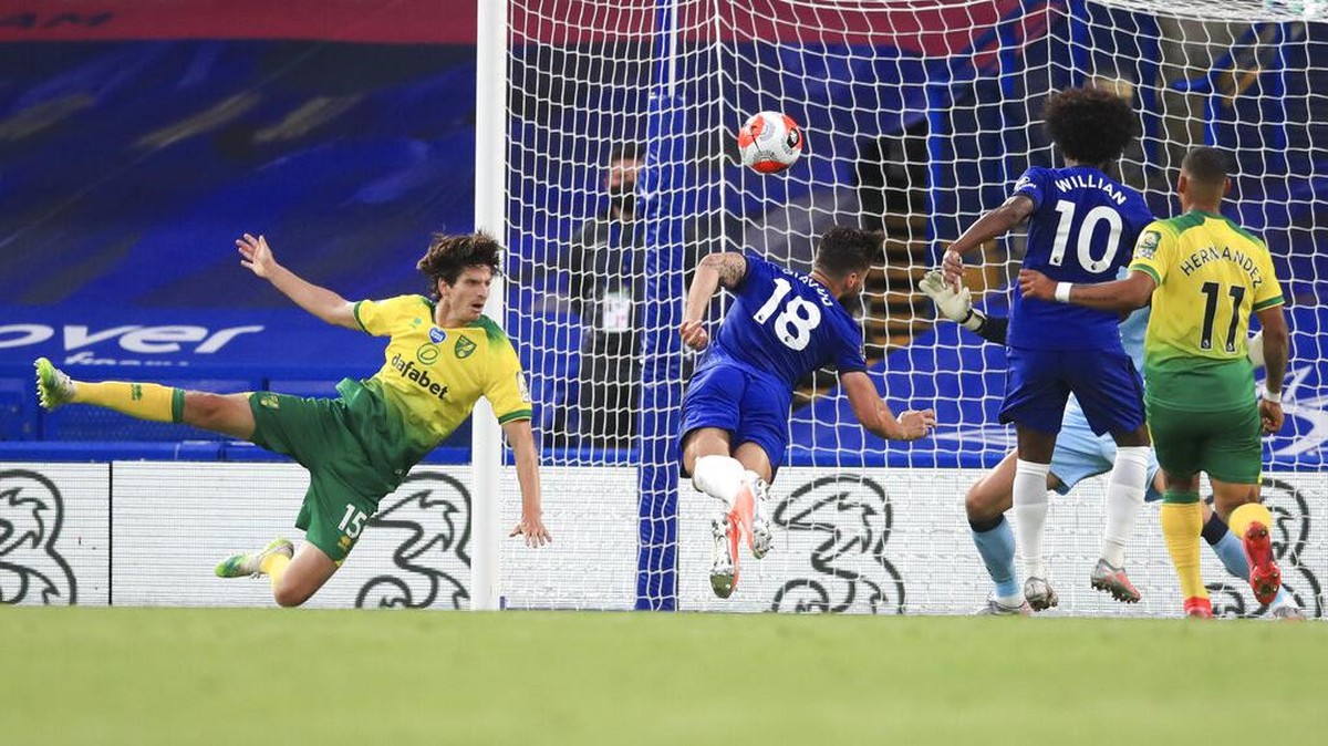 Olivier Giroud mencetak gol lewat sundulan untuk membawa Chelsea menang 1-0 atas Norwich City (Foto: AP/Adam Davy)