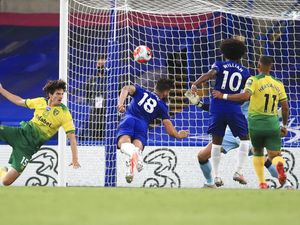 Giroud yang Begitu Mematikan lewat Sundulan