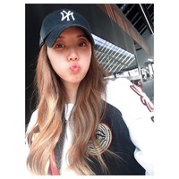 Menurut seorang saksi mata, Park Han Byul kini menjalani kehidupannya dengan tenang di pulau yang populer di kalangan turis tersebut. Ia dikatakan ingin mencari kedamaian dan kestabilan hidup di sana. Foto: Instagram/@onestar_p