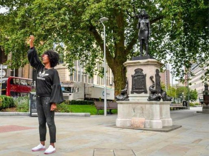 Patung Black Lives Matter Patung Black Lives Matter