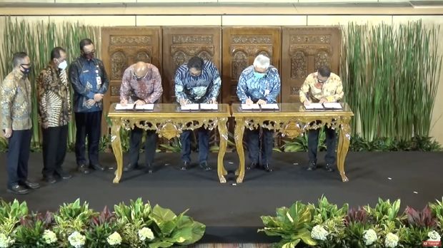 Penandatanganan perjanjian pemegang saham sistem integrasi pembayaran antar moda transportasi. Ist