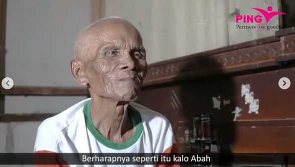 Kisah Kakek 84 Tahun Jualan Cilok Keliling