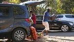Warga Zimbabwe Ramai-ramai Jualan di Mobil Saat Pandemi