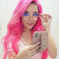 Pada 8 Juli melalui unggahan di blognya, Cheng membela diri dan membagikan pengalamannya ketika pernah mengalami pelecehan seksual oleh anggota kelompok ini. Hal itu mengacu pada postingannya di Twitter pada tahun 2011 yang mengatakan,Karena mereka menganiaya orang-orang kami dan ** pelayan kami, dan melirik gadis-gadis. Foto: Instagram @xiaxue