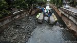 Antisipasi Banjir, Endapan Lumpur Kali Benda Dikeruk