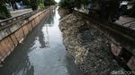 Antisipasi Banjir, Endapan Lumpur Kali Benda Dikeruk