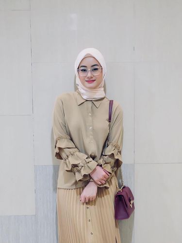 8 Tips Pakai Baju  Warna Mocca yang Cocok dengan  Hijab 