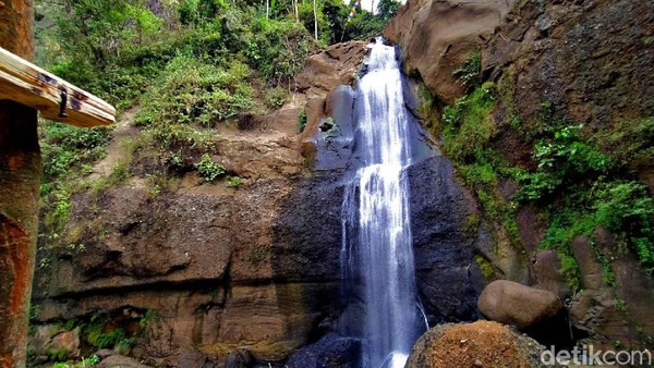 Curug Gumawang, Air Terjun yang Eksotis di Ciamis - Foto 2