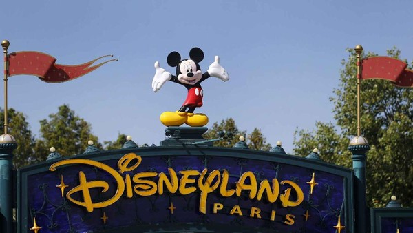 Setelah beberapa taman Disney telah dibuka, kini saatnya Disneyland Paris yang kembali sambut wisatawan. (Chesnot/Getty Images)