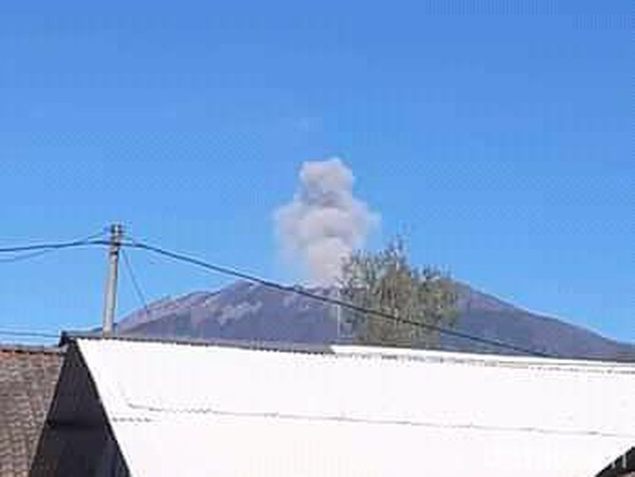Erupsi Skala Kecil, Status Gunung Raung Masih Dievaluasi