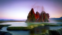 Karena penutupan sumur yang tidak sempurna, lama kelamaan mineral yang berada di dalam sumur menumpuk dan membentuk gundukan. Kemudia geyser ini memancarkan air  mencapai 1,5 meter. (iStock)