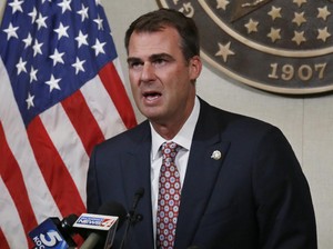 Gubernur Oklahoma Positif Corona, Pertama Kalinya Gubernur AS Terinfeksi