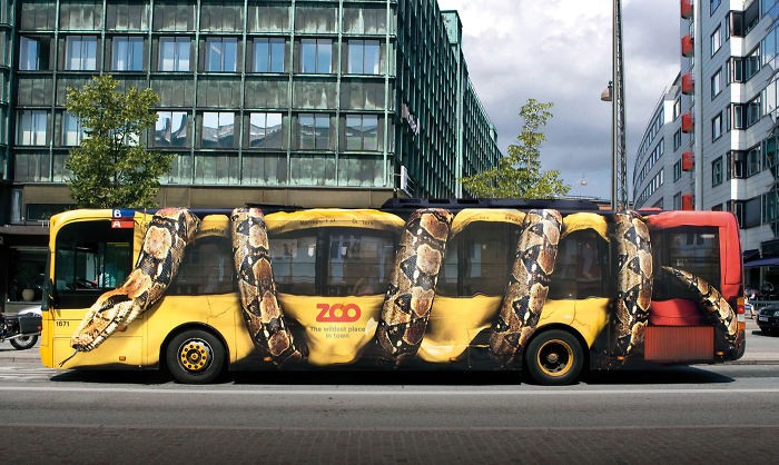 iklan kebun binatang di bus