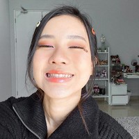 Melalui Instagram Story, Ericko sendiri tidak mengelak bahwa saat ini dirinya memang tengah dekat dengan Listy Chan. Namun dia mengatakan bahwa hubungannya dengan Listy hanyalah sebatas teman. Melihat postingan tersebut Jessica pun merasa geram dan menuding bahwa hubungan antara Ericko dan Listy bukan hanya sebatas teman. Jessica mengatakan bahwa keduanya bahkan sudah pernah tidur sekamar saat Ericko masih berstatus pacar Jessica. Foto: Instagram @jessicajane99