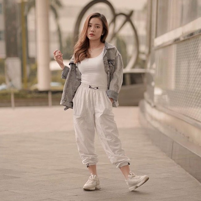 Sebelum putus, Jessica sempat terlihat setia mendampingi dan menunggu Ericko Lim yang tersandung kasus narkoba. Usai bebas pada awal 2020, Ericko sempat mengucapkan terimakasih kepada Jessica yang menemaninya di saat-saat terpuruk. Foto: Dok. Instagram/jessicajane99