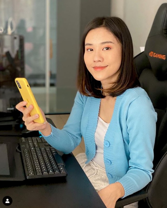 Imbas dari putusnya hubungan wanita kelahiran 20 Agustus 1999 itu dengan sang kekasih, Ericko Lim, membawa dampak tersendiri bagi Listy Chan, orang yang diisukan sebagai orang ketiga. Beberapa pihak perusahaan sampai menghentikan kerjasama dengan Listy Chan. Foto: Dok. Instagram/jessicajane99