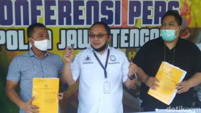 Kasubdit IV Renakta Ditreskrimum Polda Jawa Tengah, AKPB Sunarno (tengah)