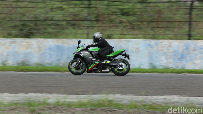 Kawasaki Ninja ZX-25R Digeber di Sentul