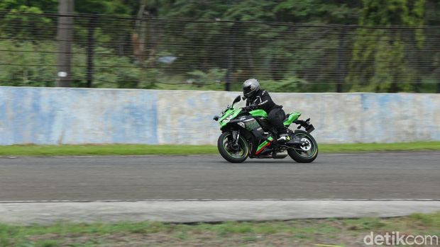 Kawasaki Ninja ZX-25R Digeber di Sentul